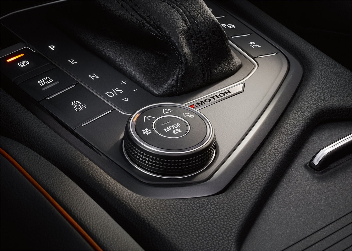 volkswagen-new-tiguan-interior-1