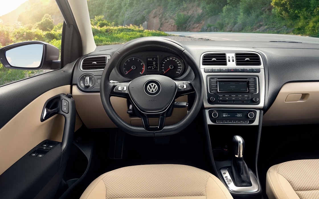 vw-polo-sedan-25.jpg